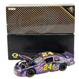 Jeff Gordon #24 DuPont Superman 1999 RCCA Elite 1:24 NASCAR Diecast Action